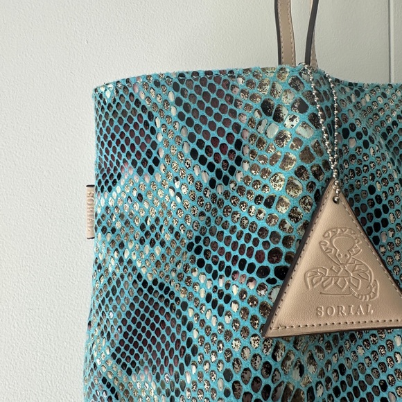 Sorial New York Blue Snake Tote Bag - Picture 4 of 10